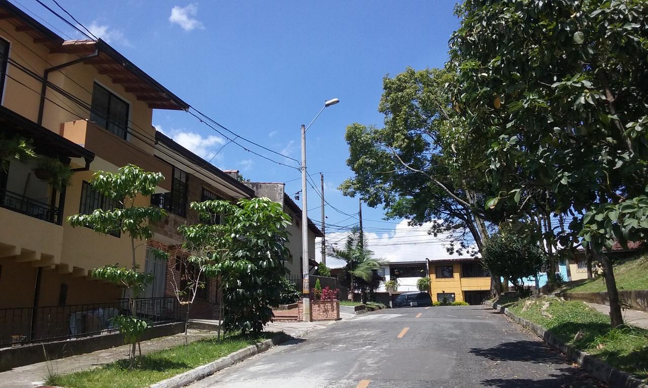 Mayorca Homestay 메딜린 외부 사진