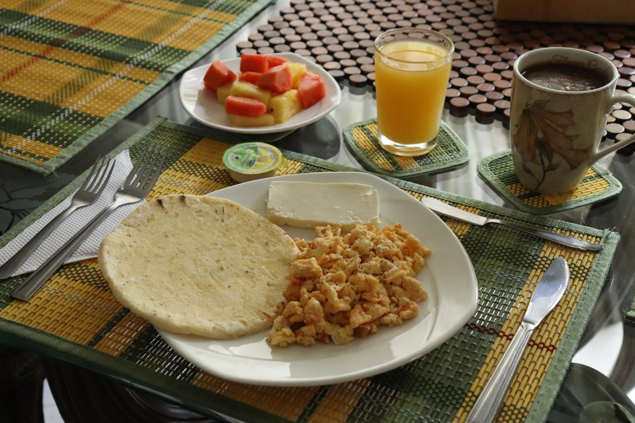 Mayorca Homestay 메딜린 외부 사진