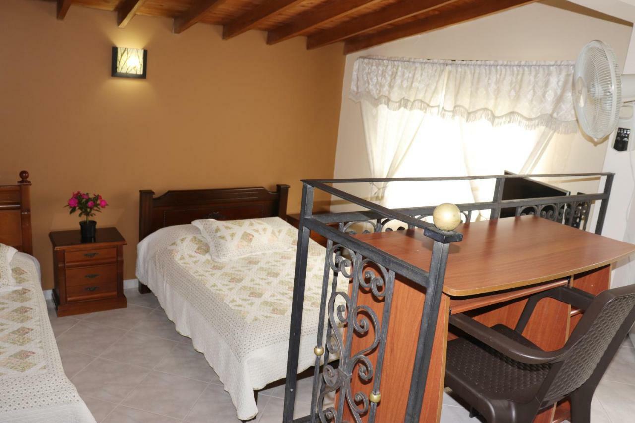 Mayorca Homestay 메딜린 외부 사진